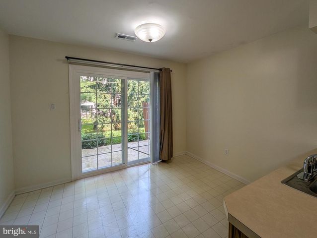 7102 UNION CT, North Wales, PA 19454