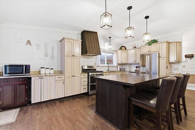 6622 Carriage Hills Drive, Canton, MI 48187