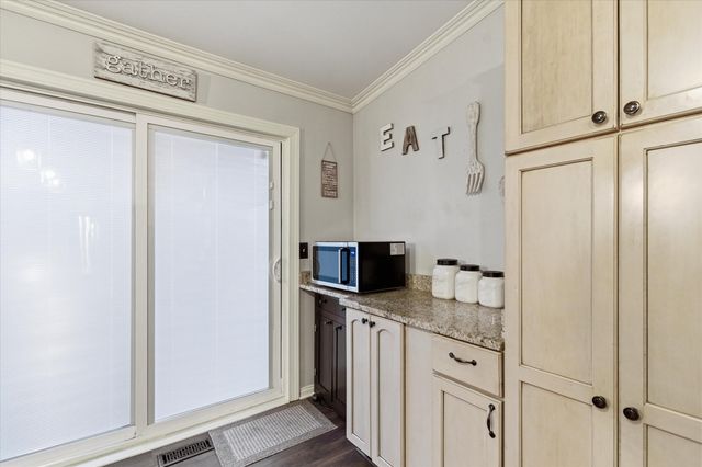 6622 Carriage Hills Drive, Canton, MI 48187