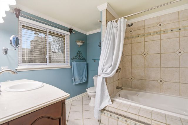 6622 Carriage Hills Drive, Canton, MI 48187