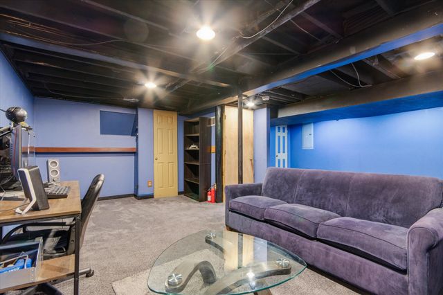 6622 Carriage Hills Drive, Canton, MI 48187