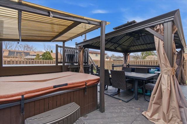 6622 Carriage Hills Drive, Canton, MI 48187