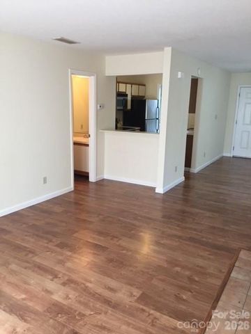 814 Selwyn Oaks Court, Charlotte, NC 28209