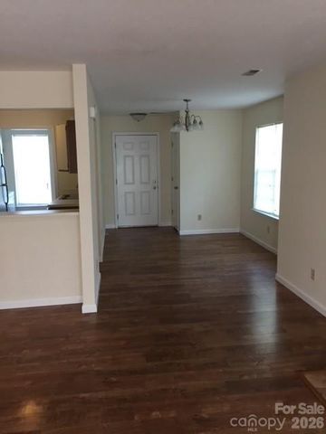 814 Selwyn Oaks Court, Charlotte, NC 28209