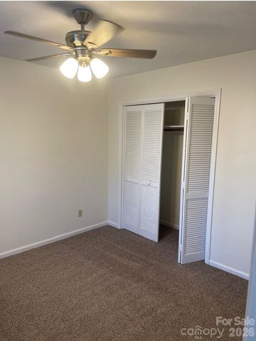814 Selwyn Oaks Court, Charlotte, NC 28209