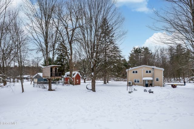 210 Hatchery Road, Moreau, NY 12831