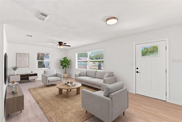 4009 E POWHATAN AVENUE, Tampa, FL 33610
