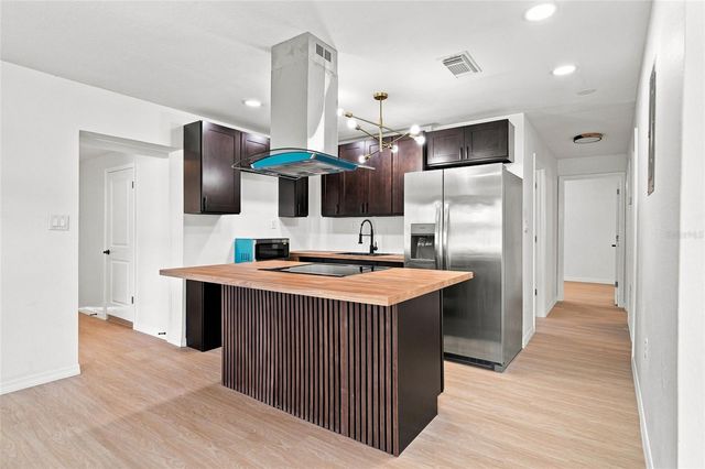4009 E POWHATAN AVENUE, Tampa, FL 33610