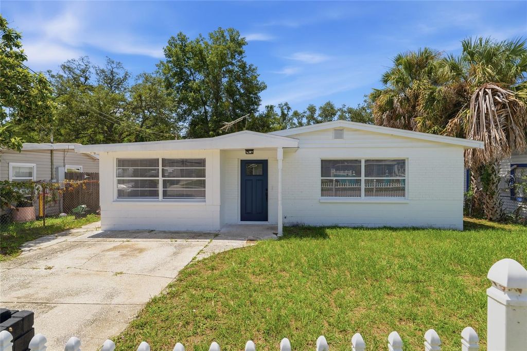 4009 E POWHATAN AVENUE, Tampa, FL 33610