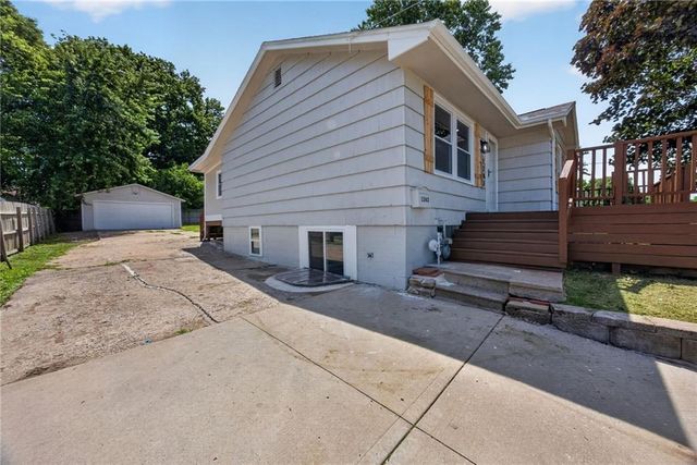 1243 S Mccoy Street, Independence, MO 64055