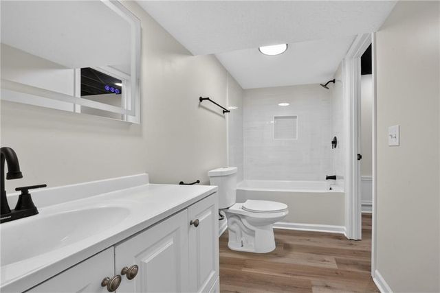 1243 S Mccoy Street, Independence, MO 64055