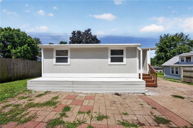 1243 S Mccoy Street, Independence, MO 64055