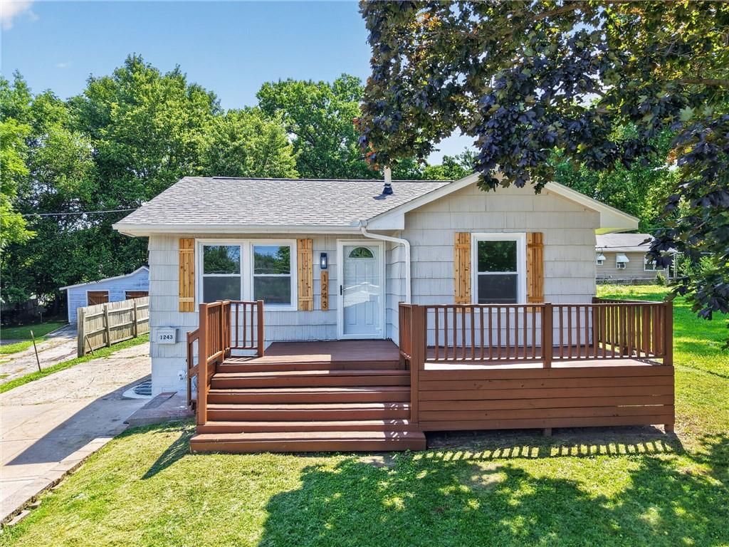 1243 S Mccoy Street, Independence, MO 64055
