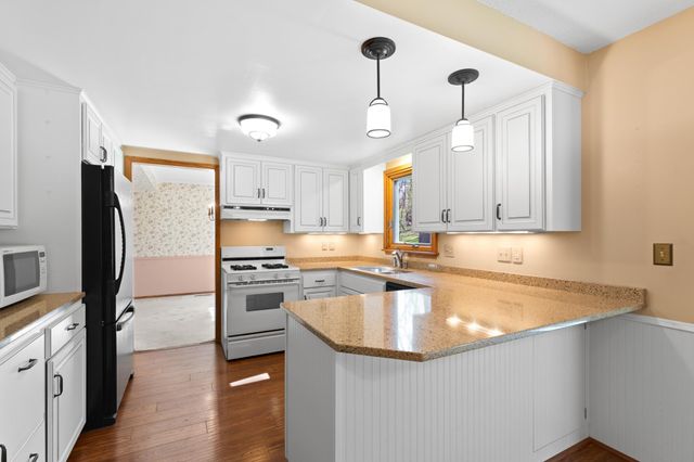 2110 Valkyrie Drive NW, Rochester, MN 55901
