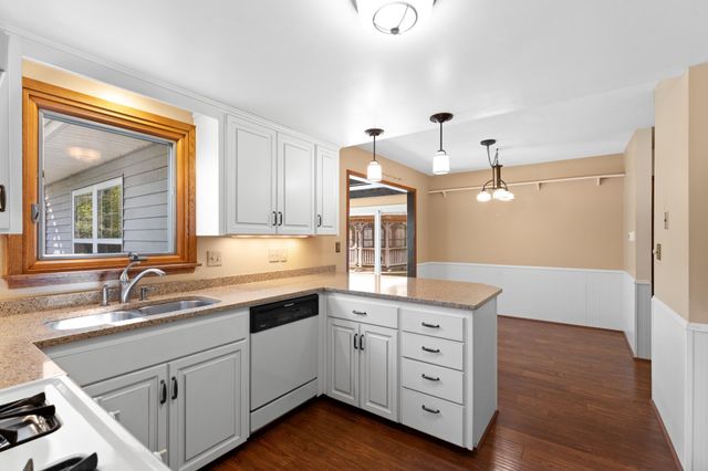 2110 Valkyrie Drive NW, Rochester, MN 55901