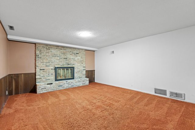 2110 Valkyrie Drive NW, Rochester, MN 55901
