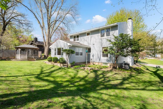 2110 Valkyrie Drive NW, Rochester, MN 55901