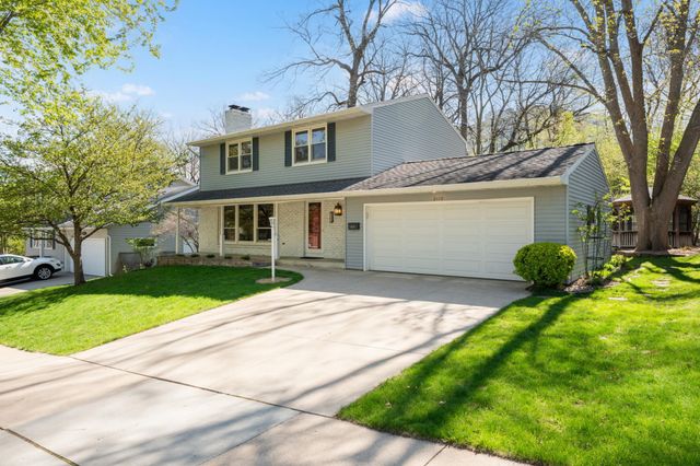 2110 Valkyrie Drive NW, Rochester, MN 55901