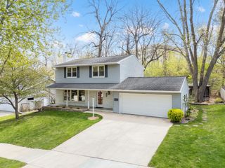 2110 Valkyrie Drive NW, Rochester, MN 55901