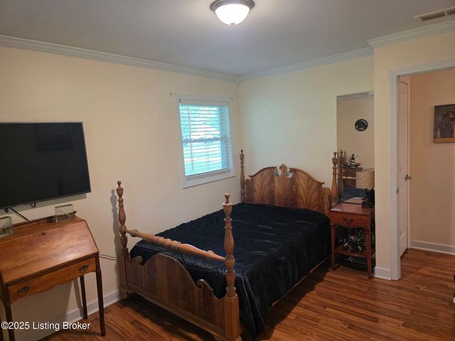 1015 Mt Holly Rd, Louisville, KY 40118