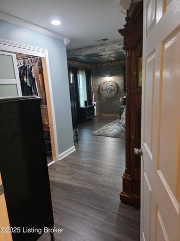 1015 Mt Holly Rd, Louisville, KY 40118