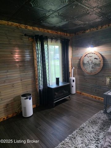 1015 Mt Holly Rd, Louisville, KY 40118