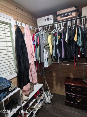 1015 Mt Holly Rd, Louisville, KY 40118