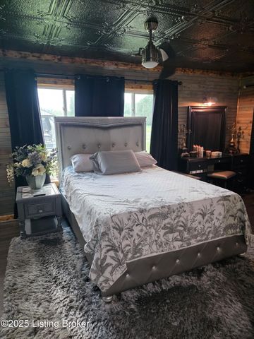 1015 Mt Holly Rd, Louisville, KY 40118