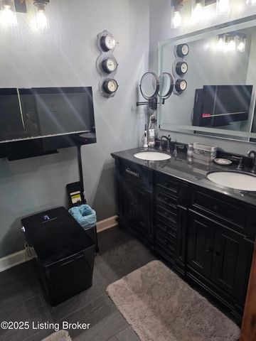 1015 Mt Holly Rd, Louisville, KY 40118