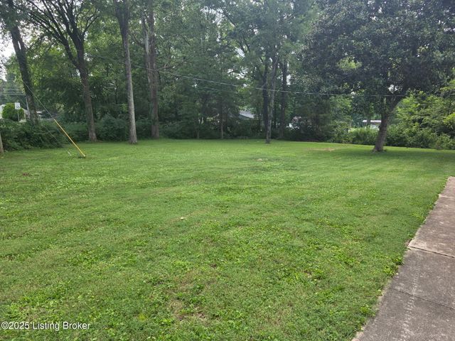 1015 Mt Holly Rd, Louisville, KY 40118