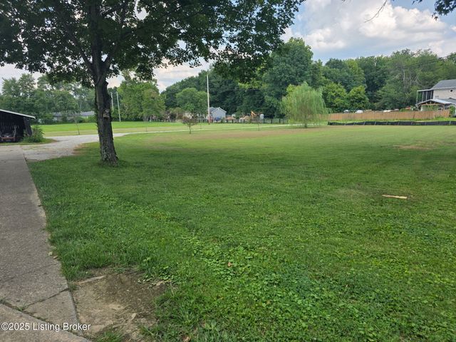 1015 Mt Holly Rd, Louisville, KY 40118