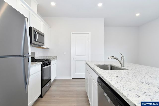 1343 Owl Av, Woodburn, OR 97071