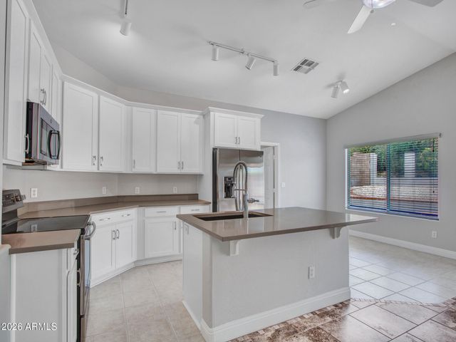 2238 E Heston Drive, Phoenix, AZ 85024