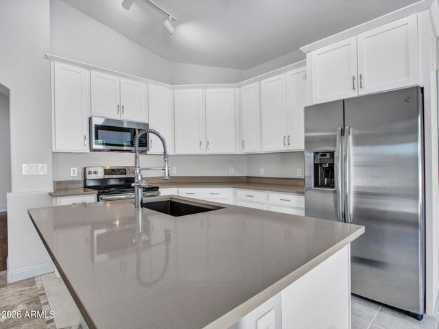 2238 E Heston Drive, Phoenix, AZ 85024