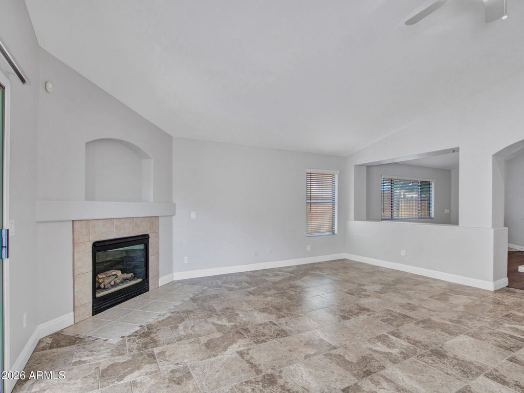 Image 10 of property listing at 2238 E Heston Drive, Phoenix, AZ 85024