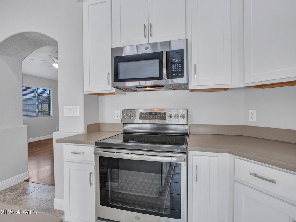 Image 15 of property listing at 2238 E Heston Drive, Phoenix, AZ 85024