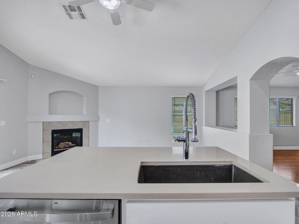 Image 16 of property listing at 2238 E Heston Drive, Phoenix, AZ 85024