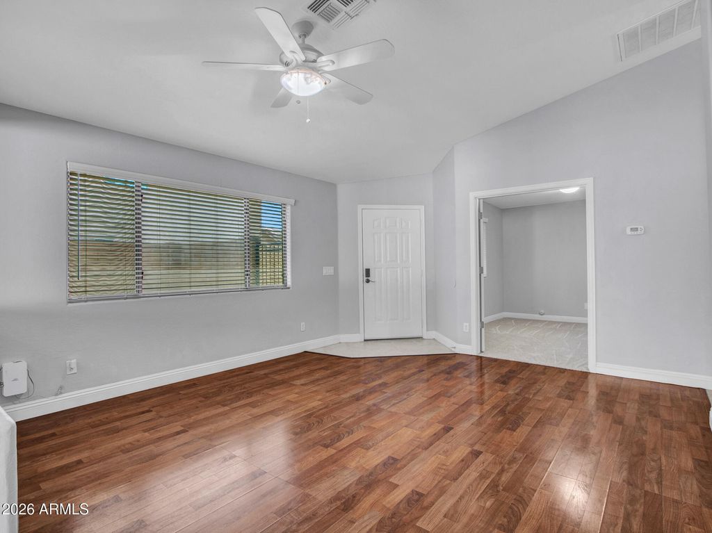 Image 4 of property listing at 2238 E Heston Drive, Phoenix, AZ 85024