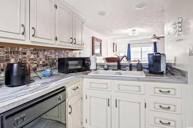 816 9th Ave S Apt 201C, North Myrtle Beach, SC 29582