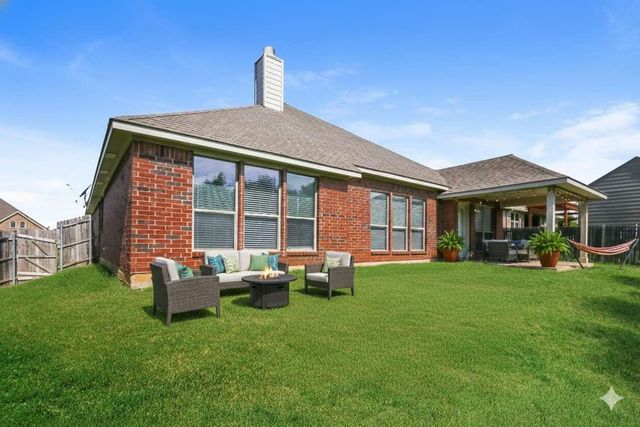 1921 Bay Laurel Drive, Weatherford, TX 76086