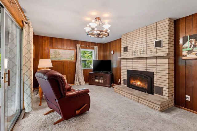 242 N CLINTON AVENUE, Clintonville, WI 54929