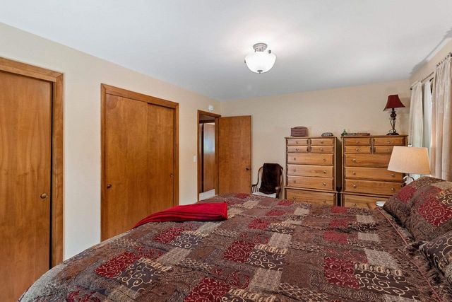 242 N CLINTON AVENUE, Clintonville, WI 54929