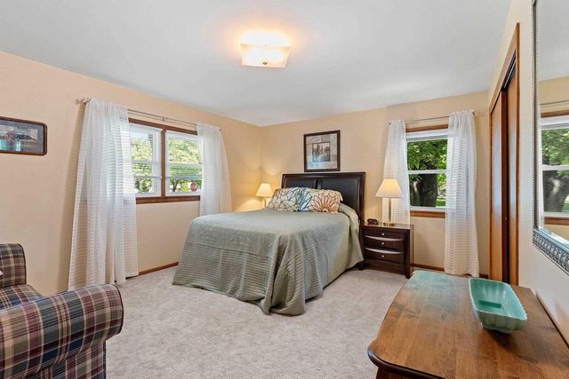 242 N CLINTON AVENUE, Clintonville, WI 54929