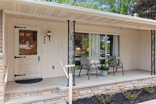 242 N CLINTON AVENUE, Clintonville, WI 54929