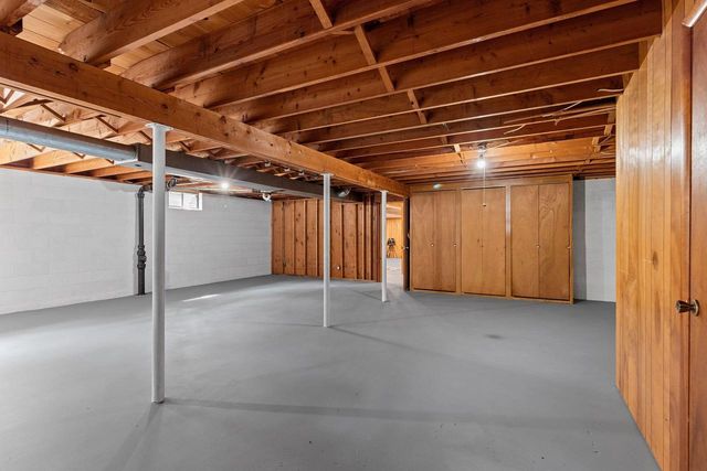 242 N CLINTON AVENUE, Clintonville, WI 54929