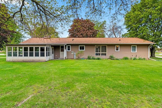 242 N CLINTON AVENUE, Clintonville, WI 54929