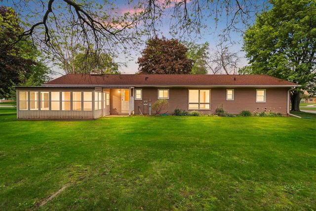242 N CLINTON AVENUE, Clintonville, WI 54929