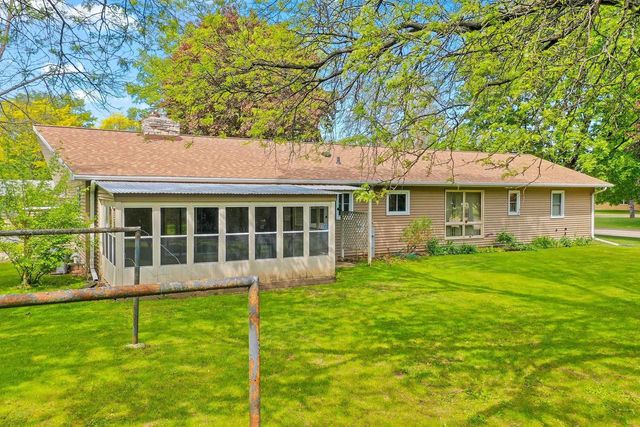 242 N CLINTON AVENUE, Clintonville, WI 54929