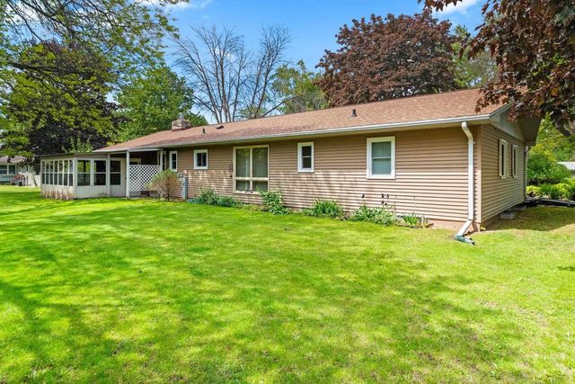 242 N CLINTON AVENUE, Clintonville, WI 54929