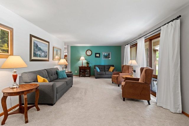 242 N CLINTON AVENUE, Clintonville, WI 54929